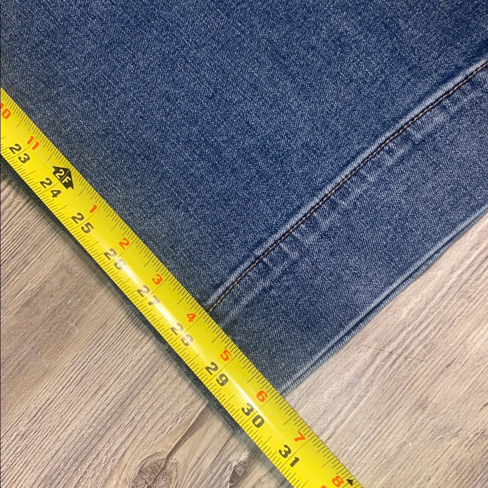 NWT MAURICES Slant Pocket Stretch Wide Leg Jeans 30” Inseam 14 - Picture 4 of 12